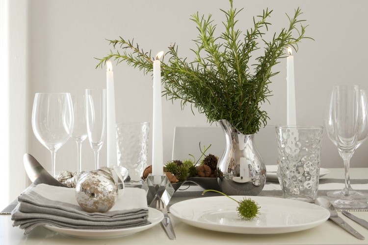 recetas navideñas decorar mesa jarron plata ideas