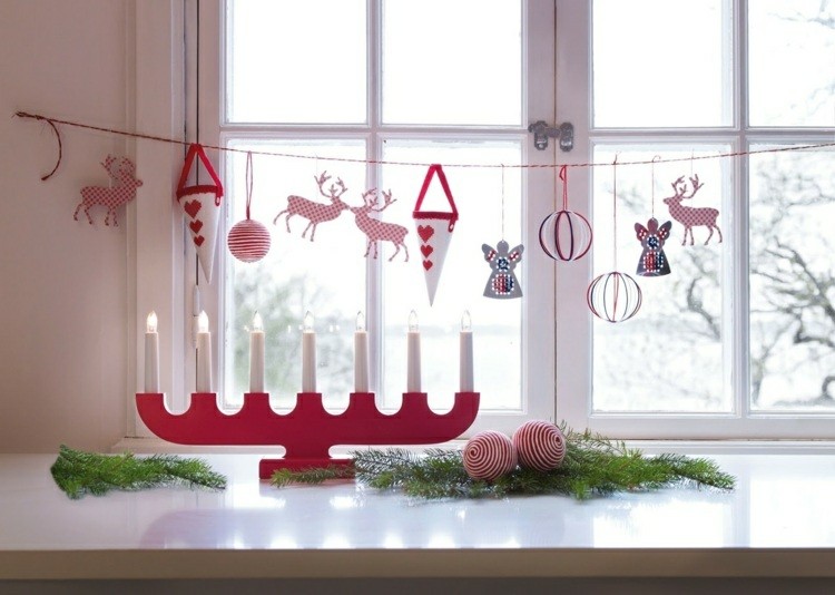adornos navideños ventanas cintas cuerdas