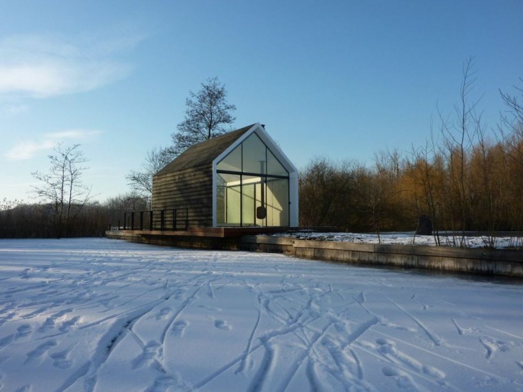 casa moderna peqeña nieve deco