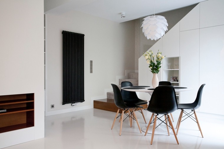 muebles en negro contemporaneo cojines colorido blanco negro