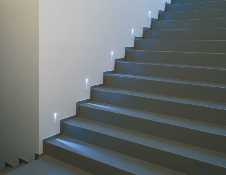 escaleras interior iluminacion LED elegantes ideas