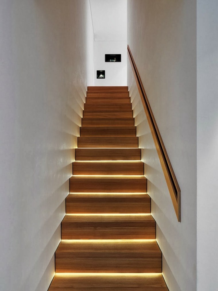 Modern linear chandelier