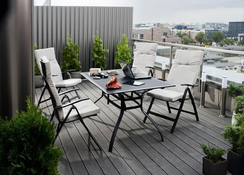 Muebles bonitos para el balcón o la terraza moderna