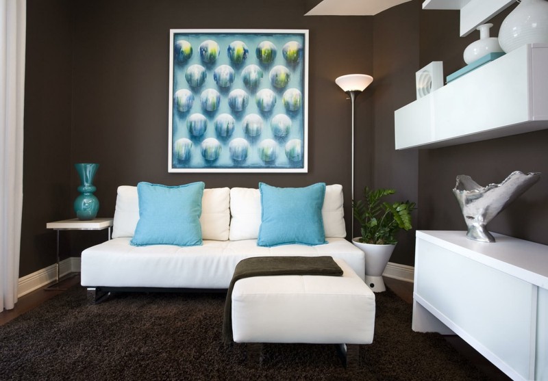 salon moderno paredes color marron sofa blanca ideas