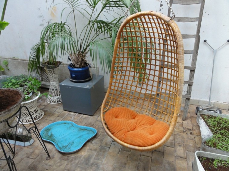 silla colgante cojin color naranja