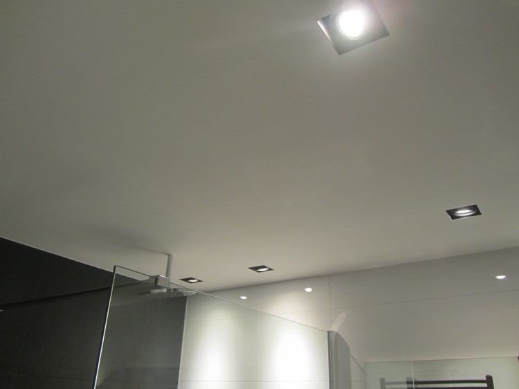 techo baño luces incrustadas redondas
