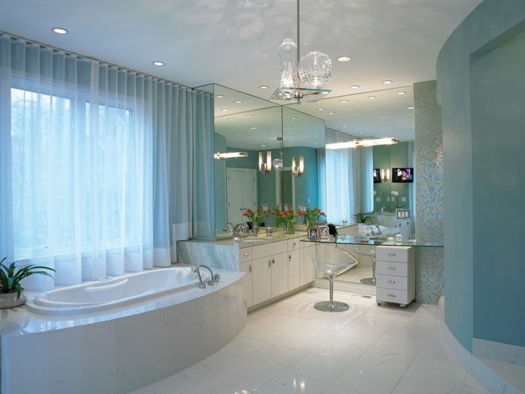 baño estilo lujoso color celeste