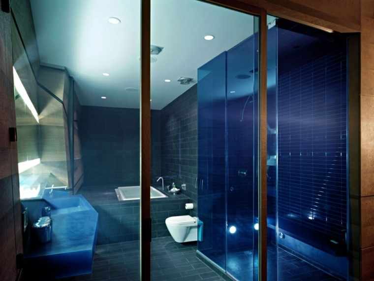 baño sauna color azul electrico