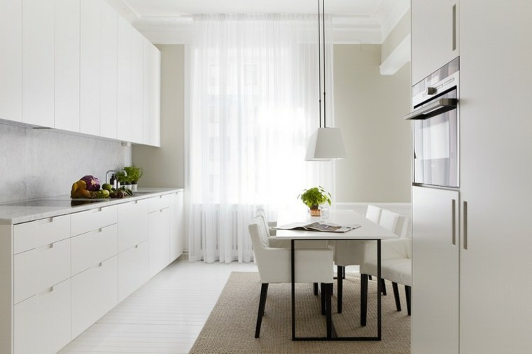 cortinas y muebles blancos en la cocina moderna cocina moderna blanca preciosa mesa sillas comidas ideas