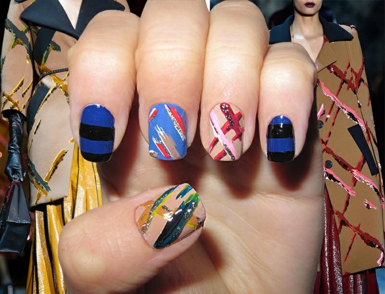 uñas preciosas inspiradas por el diseño de Marck Jacobs diseño de uñas inspiradas pasarela marc jacobs ideas