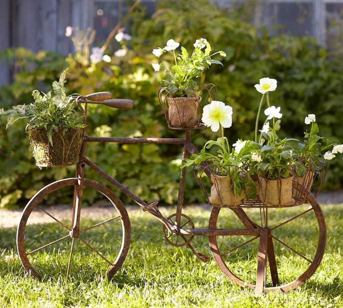flores blanas bici acero estilo rustico ideas