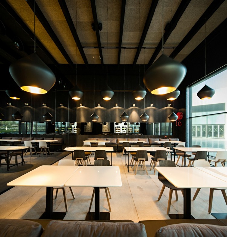 restaurantes techos lamparas mesa grises