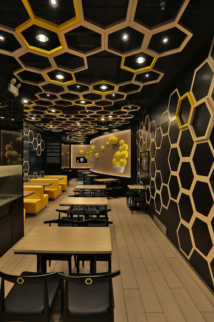 restaurantes techos paneles dorado amarillo