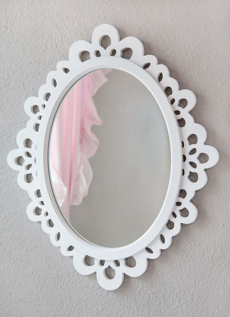 bonito espejo ovalado color blanco