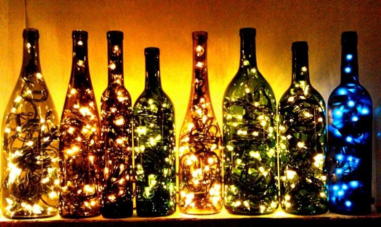 botellas vino llenas luces navidad