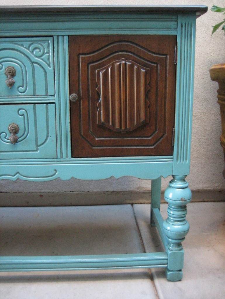 cómoda azul puerta madera