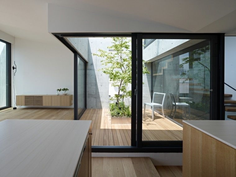 diseño patio interior madera terraza