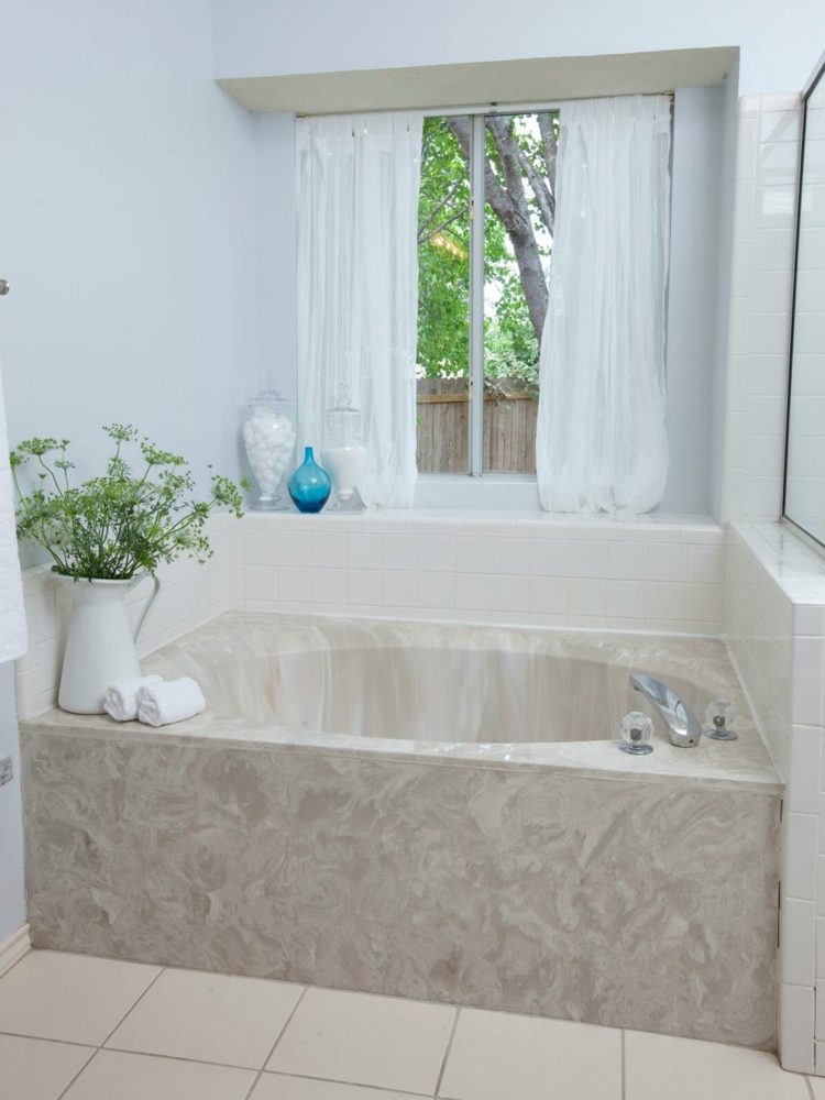 ideas de como decorar un baño pequeño ventanales bañera