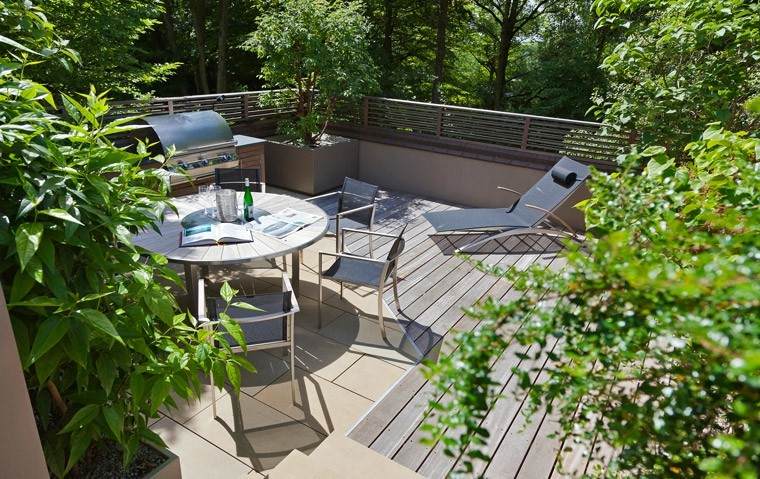 terraza moderna mesa café redonda