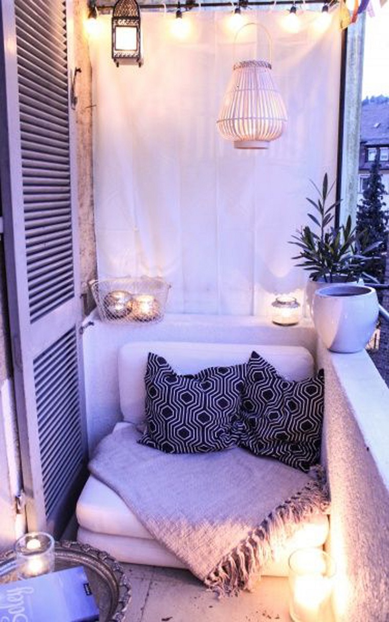 diseño de decoración de balcón pequeño balcón pequeño blanco negro