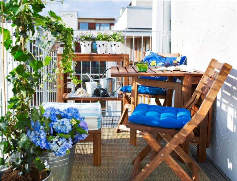 balcón terraza adornos azules