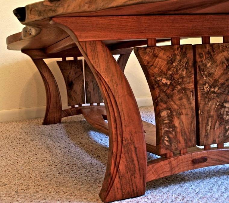 bonito dieño mesa madera tallada