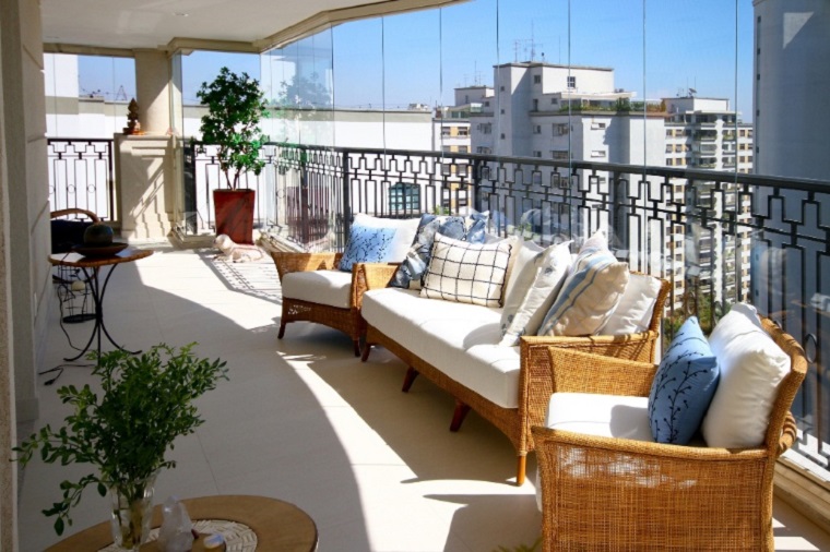 terraza con muebles de mimbre bonita terraza lujosa muebles