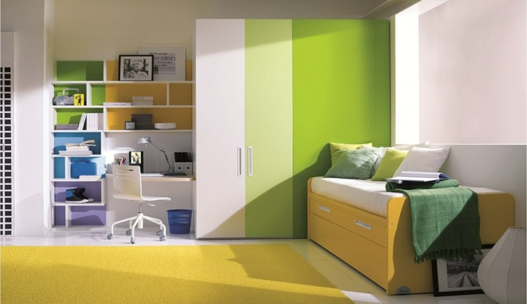 cuarto infantil nino estantes verde amarillo ideas