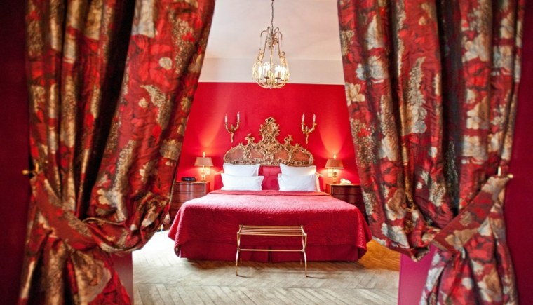 dormitorio romantico cortinas ropa cama roja ideas