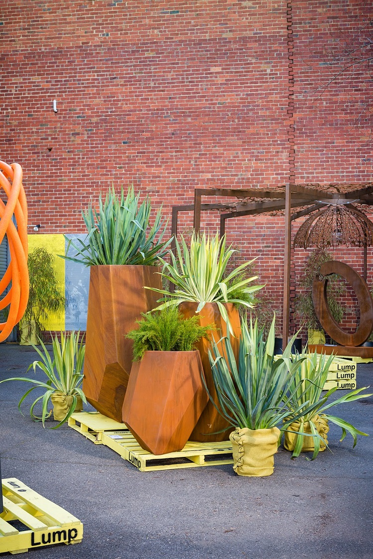 jardineras esculturas elementos jardin corten