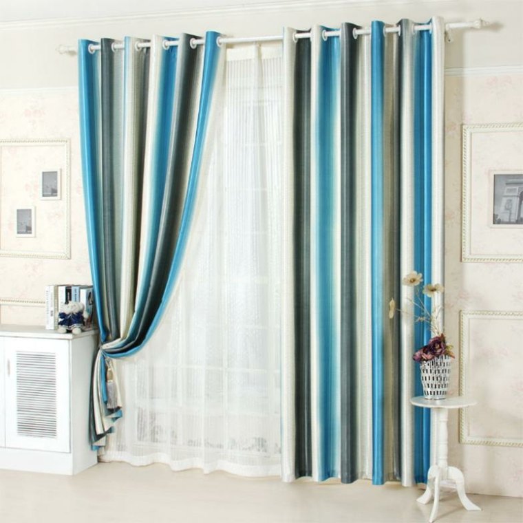 originales cortinas bandas azules verticales