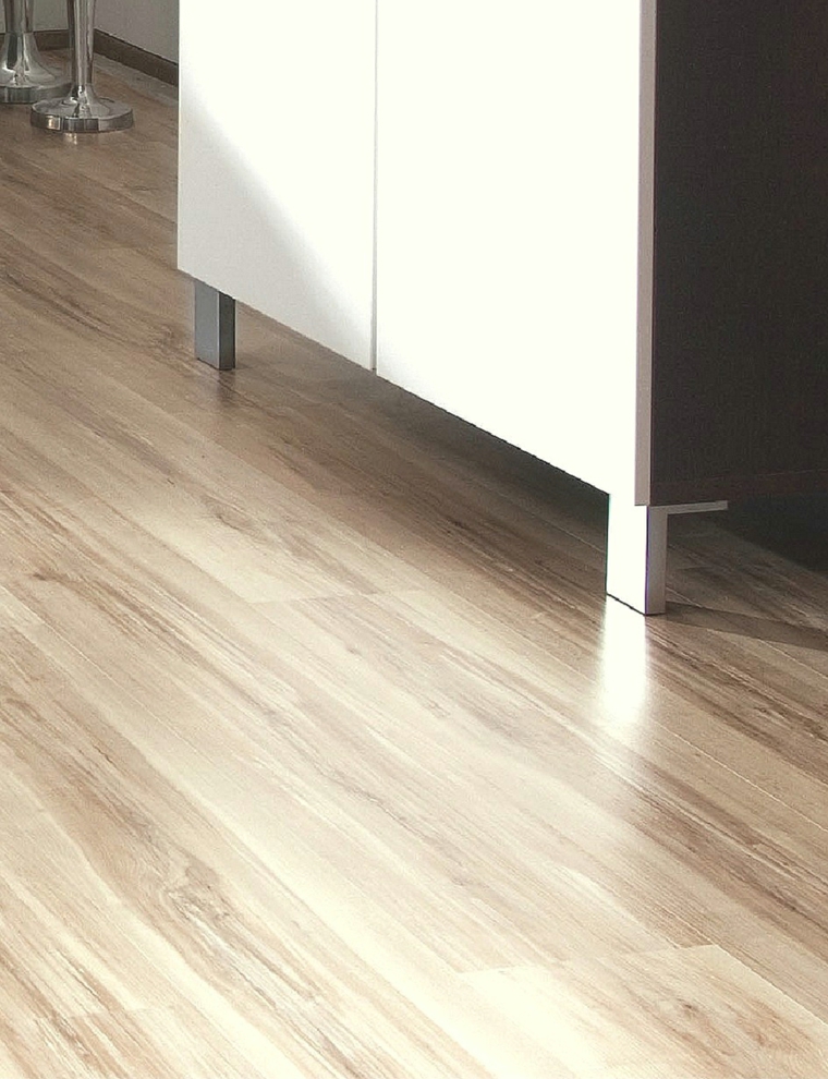 suelo laminado casa preciosa armario ideas
