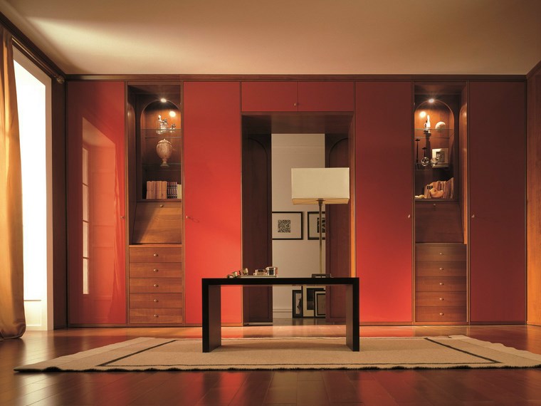madera armarios dormitorio pared roja ideas