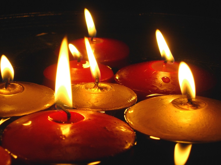 velas flotantes vista cerca deco