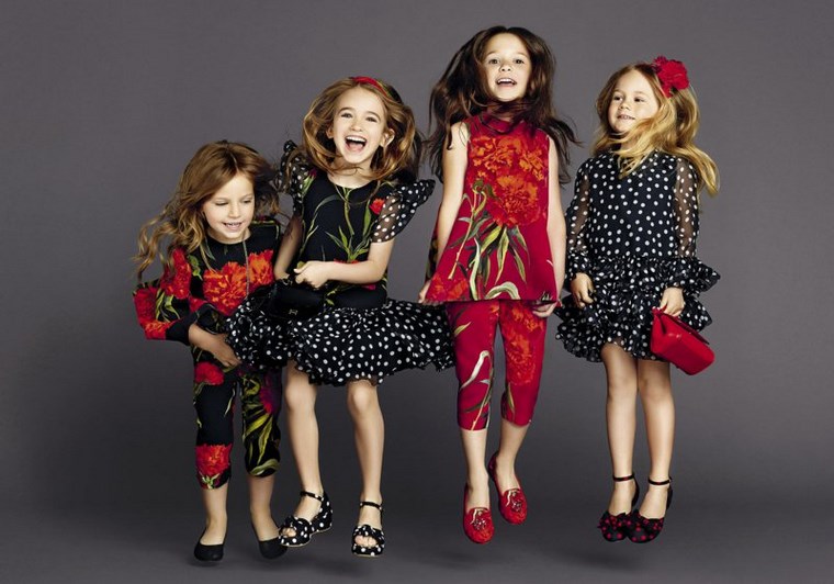 Dolice-Gabbana-chicas-modernas-vestidos-ropa-preciosa