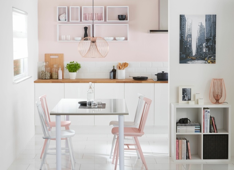 cocina blanca sillas rosa