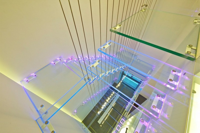 escaleras crital preciosas iluminadas colores ideas