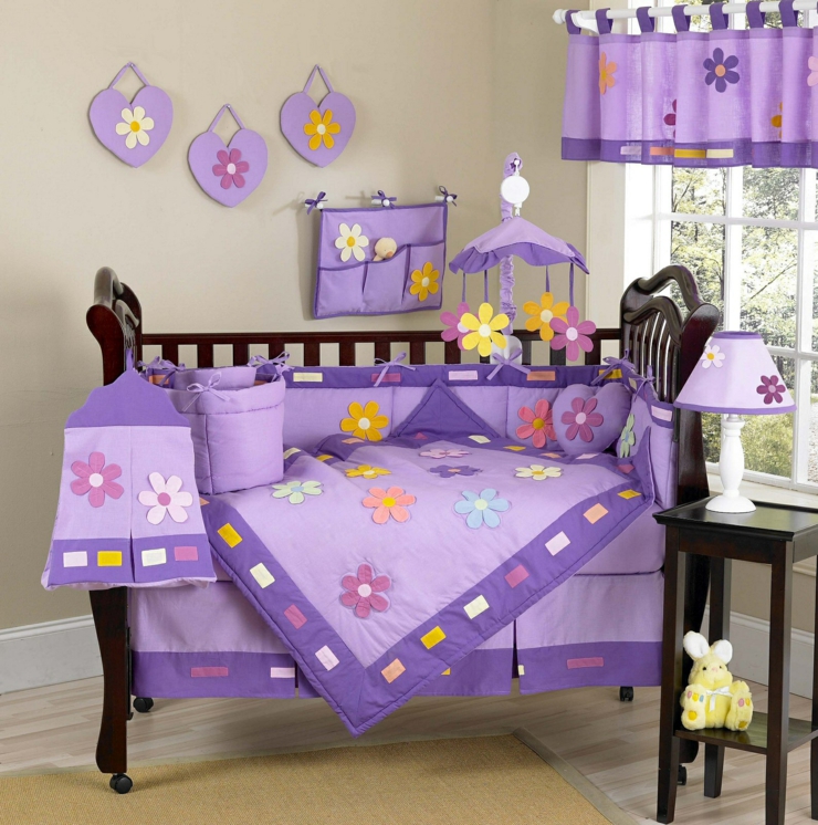 elementos de colores habitacion bebe niña condiciones luminarias ideas cortinas