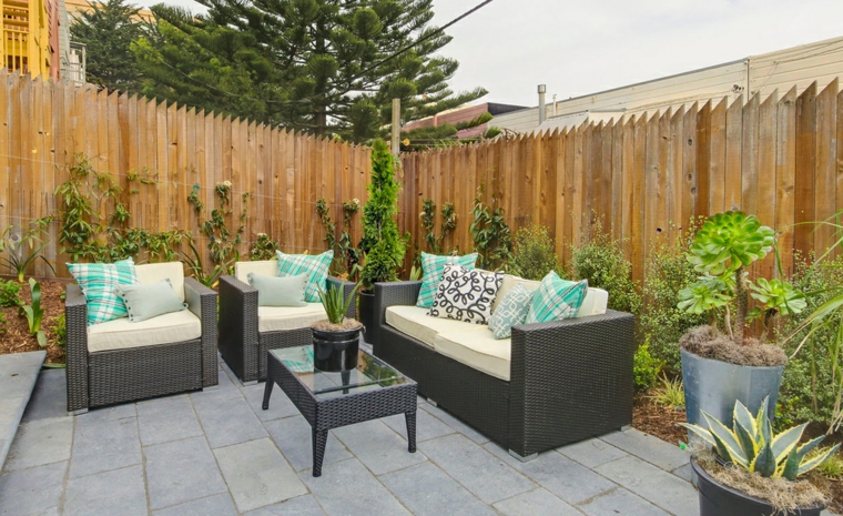 Escapadas con encanto : 50 jardines pequeños que enamoran