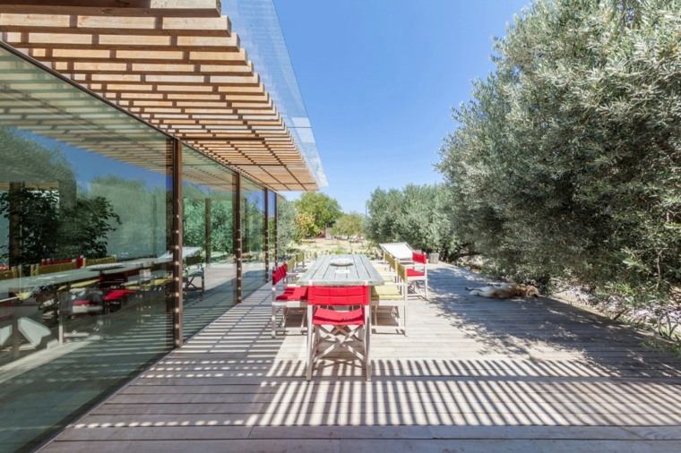 opciones muebles jardin originales sillas rojas ideas