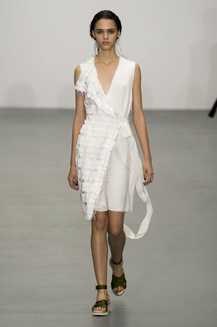 ropa de mujer semana moda Londres textura blanca ideas