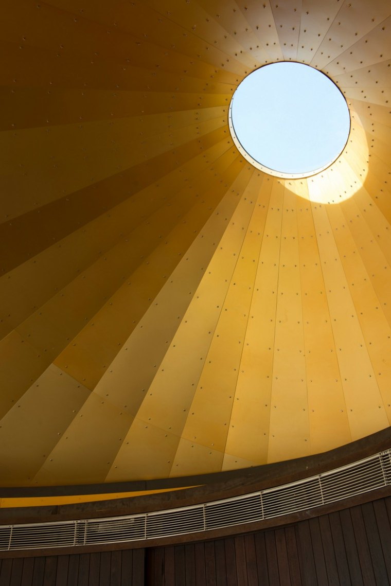 vista interior cúpula dorada