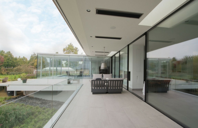 Muebles el paraiso moderno en la terraza o el balcón
