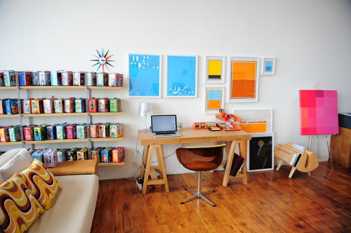 diversos asientos salas muebles coloridos