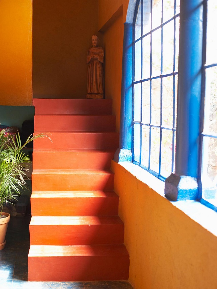 escaleras de interior casa clasicas color naranja ideas