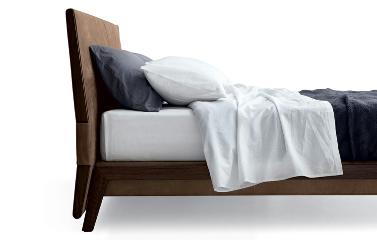 estupenda cama poliform marrón