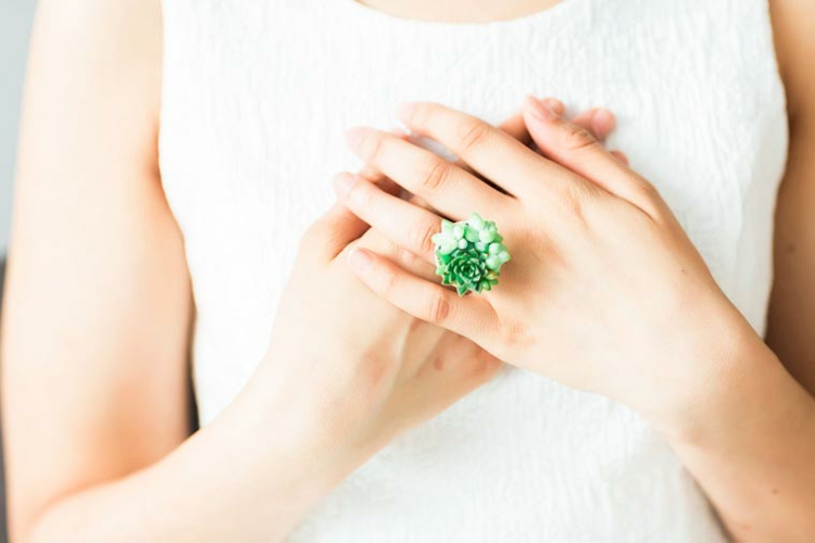estupendo anillo forma flor