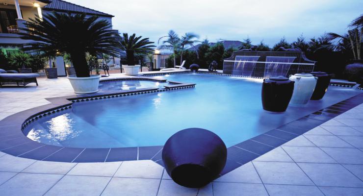 jardín moderno piscina terraza