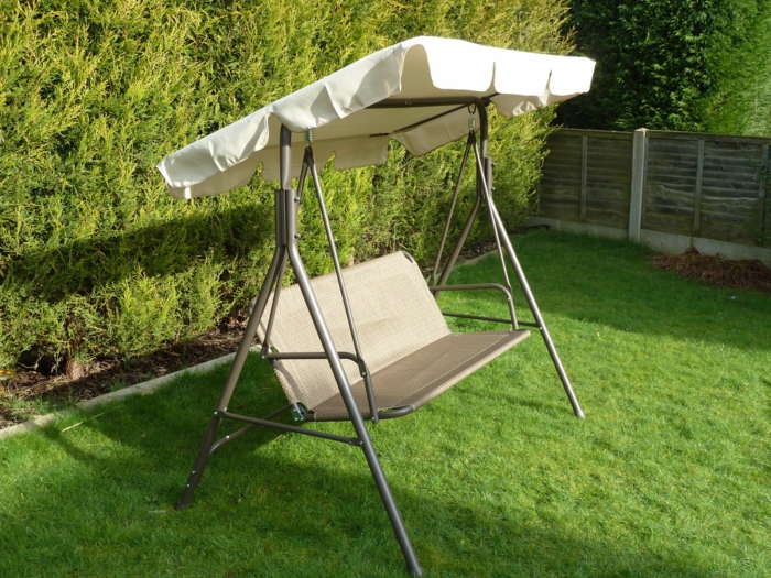 Columpios de jardin, consejos para la selección de este mueble.