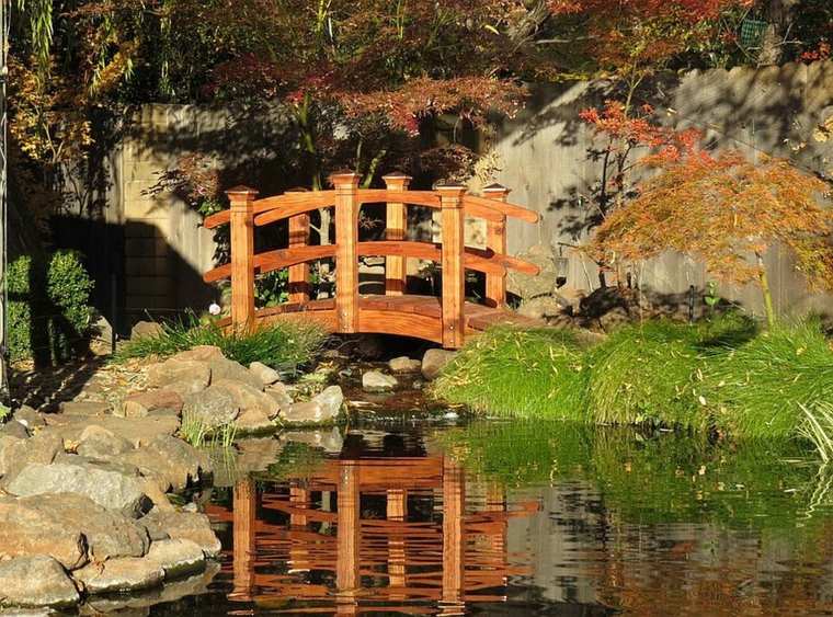 originales puentes estanques jardín